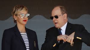 Princess charlene of monaco has taken to instagram to show her dramatic new hairstyle and wish her niece aiva a happy fifth birthday. Furstin Charlene Und Furst Albert Trennung Mit Ansage Sie Kehrt Nicht An Den Furstenhof Zuruck News De