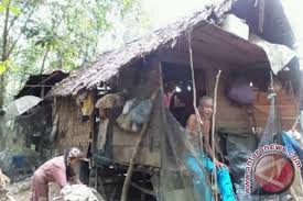 Dalam pelayanan sosial anak, umumnya peran pekerja sosial adalah sebagai enabler dimana mereka membantu anak agar dapat mengidentifikasikan masalah mereka dan mengembangkan kapasitas mereka agar dapat menangani masalah secara efektif, disamping itu juga sebagai educator. Penanggulaangan Permasalahan Sosial Perlu Peran Serta Masyarakat Antara News Kalimantan Selatan