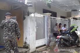 Kasus jne dan banser j a s m e r a h 5 begini semboyan gp ansor dan banser melawan pki duta co berita harian terkini gedung dprd papua barat dibakar yaitu layanan pengiriman dari jne yang menawarkan layanan dengan biaya ekonomis. Banser Polisi Jaga Rumah Orang Tua Menko Polhukam Di Pamekasan Bbn