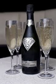 E cea mai mare si cea mai scumpa casa din lume, e in mumbai si a costat 1 miliard de euro. 22 Gourmet Ideas Most Expensive Food Expensive Champagne Single Malt Whiskey