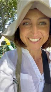 Carrie Menefee's Instagram, Twitter & Facebook