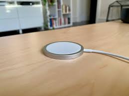 Iphone 12 Magsafe Charger Only Hits 15w When Paired With A 20w Adapter Imore