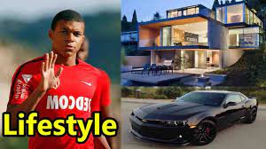 En 2018, ce jeune garçon qui n'était même pas né en 1998 a participé activement avec tous les membres de l'équipe française à apporter la seconde coupe. Kylian Mbappe Lifestyle Net Worth Salary House Cars Awards Education Biography And Family Youtube