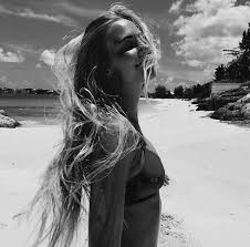 Aesthetic Black And White Pictures Beach Pin By Sarah On To The Beach Black And White Aesthetic Black And White Photo