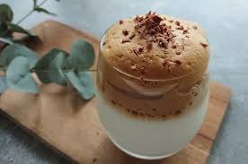 キャンドゥ おうちカフェ 流行りのダルゴナコーヒーを作ってみよう 食べ物のアイデア コーヒーデザート 甘味
