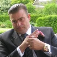 100+ perfiles de «Hardy -james»