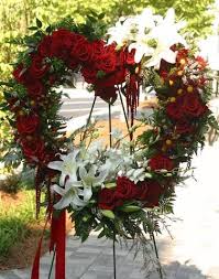 Sympathy Open Heart Colonial House Of Flowers The Florist Of Statesboro Georgia Southern Funeral Flower Arrangements Funeral Flowers Funeral Arrangements