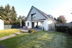 Vorher Nachher 70er Jahre Bau Wird Zum Modernen Highlight Homify Haus Fassade Haus Architektur
