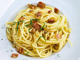 Spaghetti Alla Carbonara Mit Pancetta Und Pecorino Spaghetti Carbonara Spaghetti Carbonara Rezept Carbonara Rezept