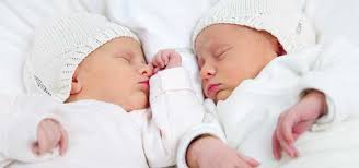 Was bedeutet das und was sagt es über die persönlichkeit aus? Zwillingsschwangerschaft Was Du Wissen Musst Kidsgo