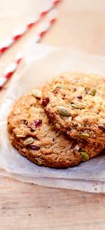 Le Cookies C Est La Tendance Qui Monte Pour Le Petit Dejeuner Ou Le Gouter Avec Leur Recette Aux Cranberries Alimentation Repas D Entrainement Gourmandise