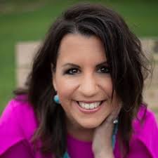 Las políticas escolares transgénero de la demócrata Spanberger ponen en  peligro a los niños Virginia