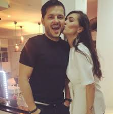 Vedeta se mandreste cu fetele sale, dar posteaza doar imagini cu fiica cea mica. Cum A Inceput Povestea De Dragoste Dintre Anda CÄƒlin È™i Liviu Varciu Au Fost È™i DespÄƒrÈ›iÈ›i Un An Stiri Vedete Si Evenimente Viva Ro