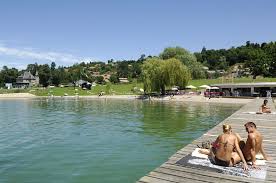 Plage Amenagee Et Surveillee Sable Et Gazon Aix Les Bains Lac Du Bourget Vacances