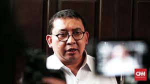 Fadli zon adalah aktor penggerak kerusuhan 98 yang mengorganisir preman tanah abang, preman tanjung priok, pesilat binaan prabowo hingga remaja. Fadli Zon Sebut Bpn Prabowo Sandi Jadi Target Hoaks Kontainer