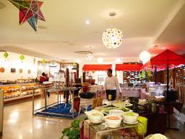 With a stay at vouk hotel suites in george town (downtown george town), you'll be steps from gurney drive and gleneagles penang medical centre. 3 Abdul Buffet Dinner Vouk Hotel Suites Penang Fionism