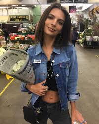 194 8k Likes 646 Comments Emily Ratajkowski Emrata On Instagram Best Way To Start The Day Emily Ratajkowski Style Emily Ratajkowski Fashion