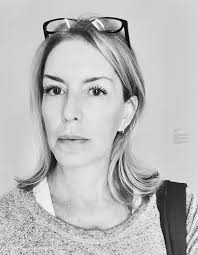 Repost @amy.mitchum ... Good hair days should be recorded. #lifeafter50  #silversisters #aginggracefully #letsbereal