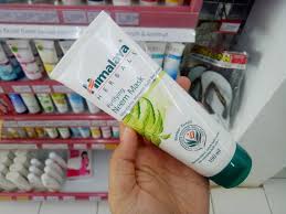 Produk wardah berikut ini tergolong aman untuk kulit sensitif karena tidak mengandung alkohol dan pewangi keras. Bebas Minyak Dan Jerawat Dengan Himalaya Purifying Neem Mask Reva Nisa Nabella