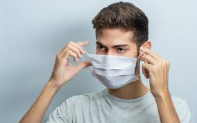 Mascherina in tessuto lavabile e sterilizzabile strato interno in cotone, esterno in microfibra descrivi la tua idea di mascherina personalizzata inserendo più informazioni possibili come. Mascherina Come Renderla Meno Fastidiosa Consigli E Prodotti Giusti