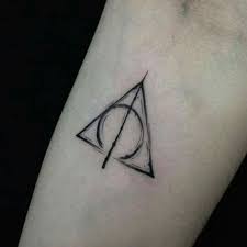 Tatuagem Reliquias Da Morte Harry Potter Unique Tattoos For Men Harry Potter Tattoos Tattoos