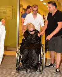 Please help to translate her şey seninle güzel artist: Zerrin Ozer Hastanelik Oldu Ilk Cumlesi Kendime Inanamiyorum Temiz Magazin