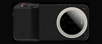 Xiaomi 17 Ultra 照相套件泄露，顯示將配備三鏡頭後置相機系統