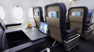 United ushered in 2019 by touting a new era of premium luxury for customers. Priestmangoode United Airlines First Class 2 Priestmangoode