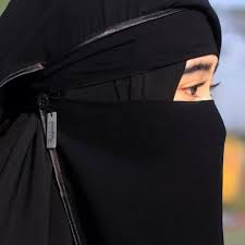 Pin By Ingenieur On Purdah Beautiful Muslim Women Girl Photography Poses Niqab Fashion