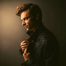 Stream Michael Deno music