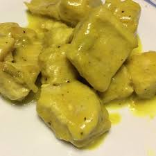 Il pollo alla curcuma rappresenta un secondo piatto semplice ma speziato e saporito, da poter realizzare sia per il pranzo in famiglia che in occasione di una cena etnica con amici. Bocconcini Di Pollo Alla Curcuma Ricetta Oreegano
