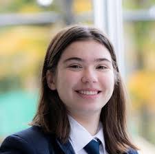 Sandra Hutton's Instagram, Twitter & Facebook