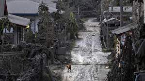 Damage to national roads and bridges of the taal volcano eruption has reached more than p150 million, according to the department of public works and highways (dpwh). Taal Volcano Eruption Poses Deadly Dilemma Cnn