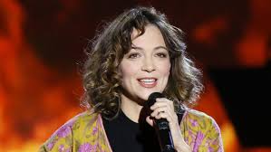 Maluma consiguió en la entrega de los grammy latino 2018 el primer trofeo de su carrera. Natalia Lafourcade Wins Folk Album Latin Grammy Grammy Com