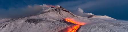 L'etna si fa di nuovo sentire con un'altra fase dell'eruzione. Etna A Volcanic Desert Seen From The Sky