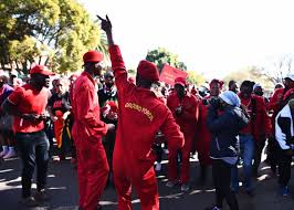 Youth day on 16 june is a public holiday in south africa and commemorates a protest which resulted in a wave of protests across the country known as the soweto uprising of 1976. 10emlnchihqiam