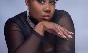 Marisa Bowen's Instagram, Twitter & Facebook