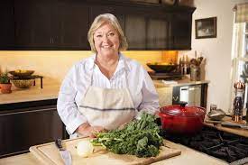 Creamed Kale With Pearl Onions Nancy Fuller Food Network Farmhouse Rules Recipes Creamed Kale Food Network Recipes