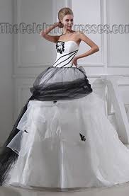 Wir verzieren dieses schöne brautkleid mit. Schwarz Weiss Ballkleid Tragerlos Kapelle Zug Brautkleid Thecelebritydresses