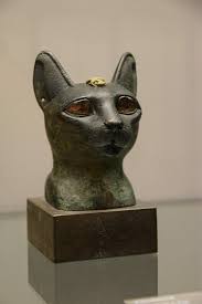 Antik Misir Sanati Kehribar Gozlu Bronz Kedi Carlsberg Glyptotek Muzesi Kopenhag Danimarka Antik Misir Arkeoloji Antik Misir Sanati