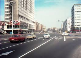Karl Liebknecht Strasse Pressecafe Und Das Haus Des Berliner Verlages Berlin Karl Liebknecht Strasse Liebknecht Berlin Stadt