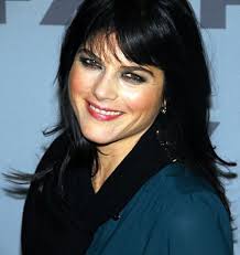Sie hat sich ihre haare. Selma Blair S Neue Frisur July 2021