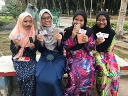 Sistem aplikasi semakan tawaran hanya diaktifkan (dibuka) bermula pada tarikh serta masa yang telah dimaklumkan di portal rasmi kementerian pendidikan malaysia (kpm). Fuuyohh Awek2 Kolej Tangkak Iphone On The Spot Repair Facebook