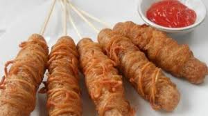 Sosis gulung mi terbilang praktis, karena hanya membutuhkan dua bahan yaitu sosis kemasan dan mi instan. Gampang Banget Sosis Mie Gulung Telur Super Gurih Buat Bekal Ke Kantor Sriwijaya Post
