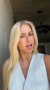 Caroline Wiley's Instagram, Twitter & Facebook