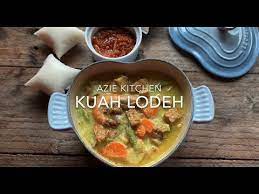 Lontong berkuah iaitu set lengkap nasi yang dimasak menggunakan kelongsong daun pisang dengan sayur lodeh dan sambal tumis. Kuah Lodeh Sedap Youtube