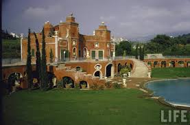 Inside Sophia Loren S Roman Villa 1964 Roman Villa Brick Exterior House Sophia Loren