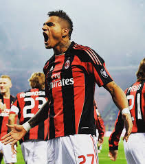 Boateng is a center midfielder from ghana playing for sassuolo in the serie a tim. Kevin Prince Boateng Kevinprinceboateng Princeboateng Acmilan Championsleague Italy Calcio Soccer Football Footballplayer Player Sports Fifa Rof355