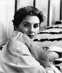 Jean Simmons, 80, Dies; Star of 'Hamlet' and 'Guys and Dolls'