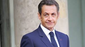 Bientôt «on va apprendre que nicolas sarkozy mange les petits enfants». Nicolas Sarkozy L Etrange Dispositif Qui Tronait Dans Le Jardin De L Elysee Pour Ses Enfants Femme Actuelle Le Mag